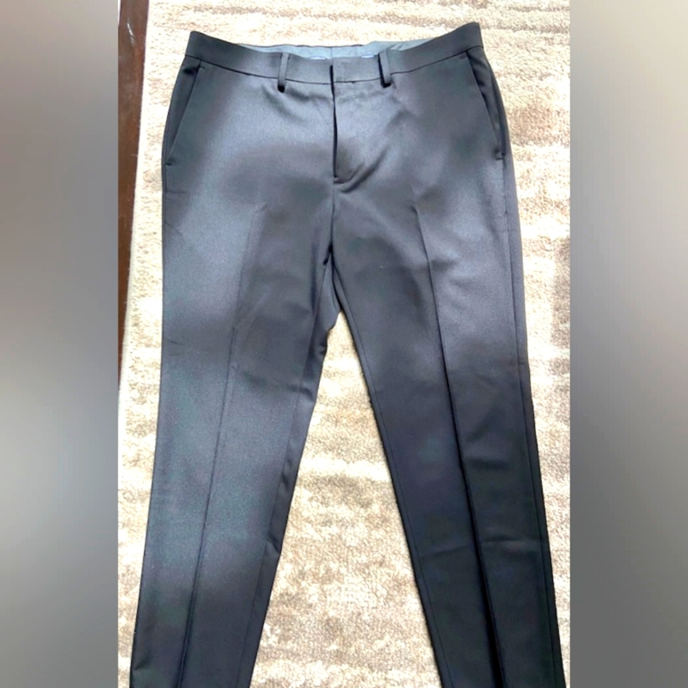 Black dress pants. new without tag